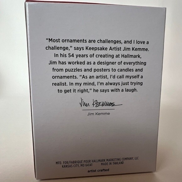 2022 Hallmark SNOOPY IN THE MACY'S THANKSGIVING DAY PARADE Peanuts Gang Ornament - Picture 2 of 5